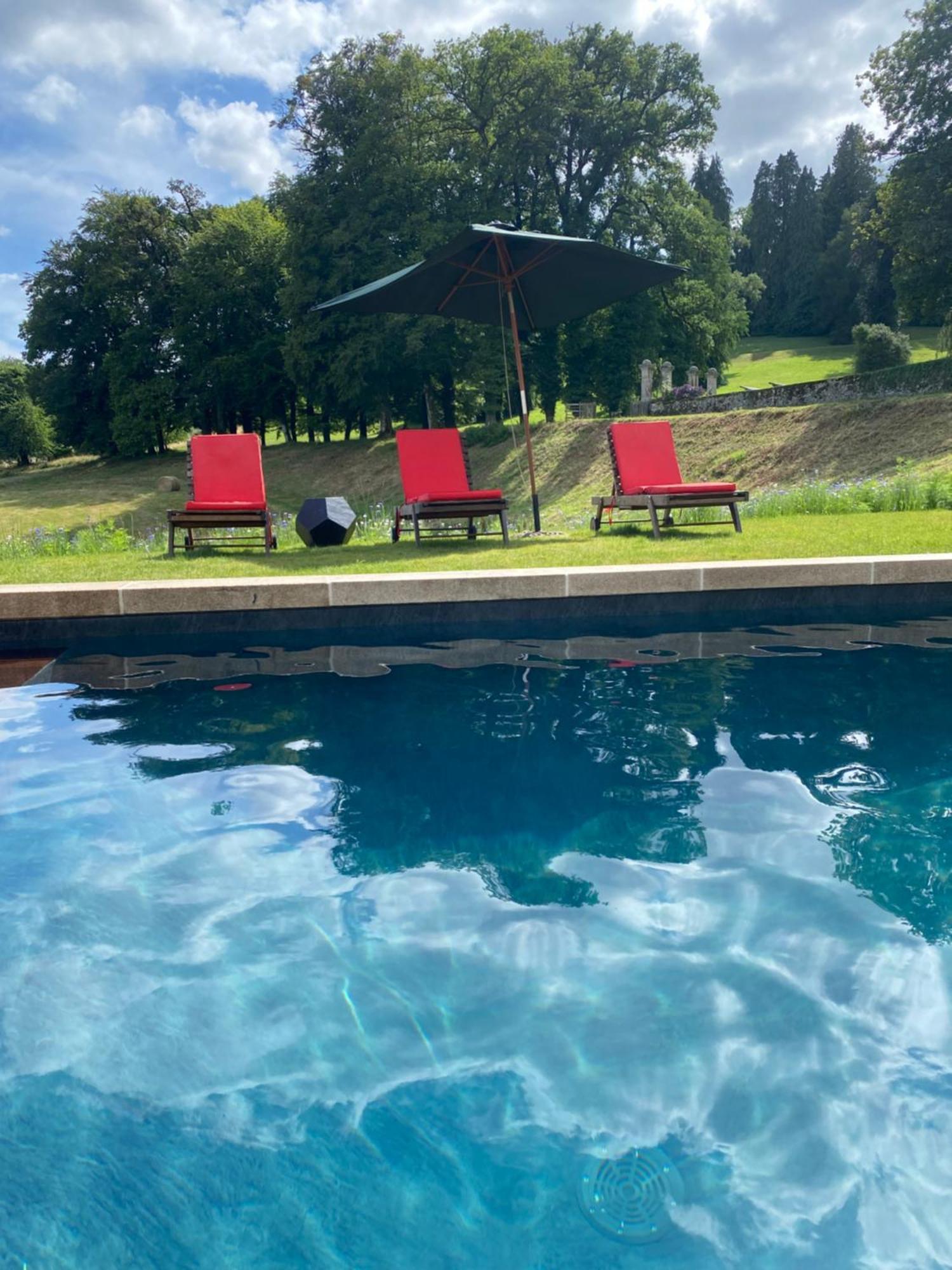 Domaine De Montmery Sa Piscine Son Jardin Ses Espaces Ambazac Eksteriør bilde