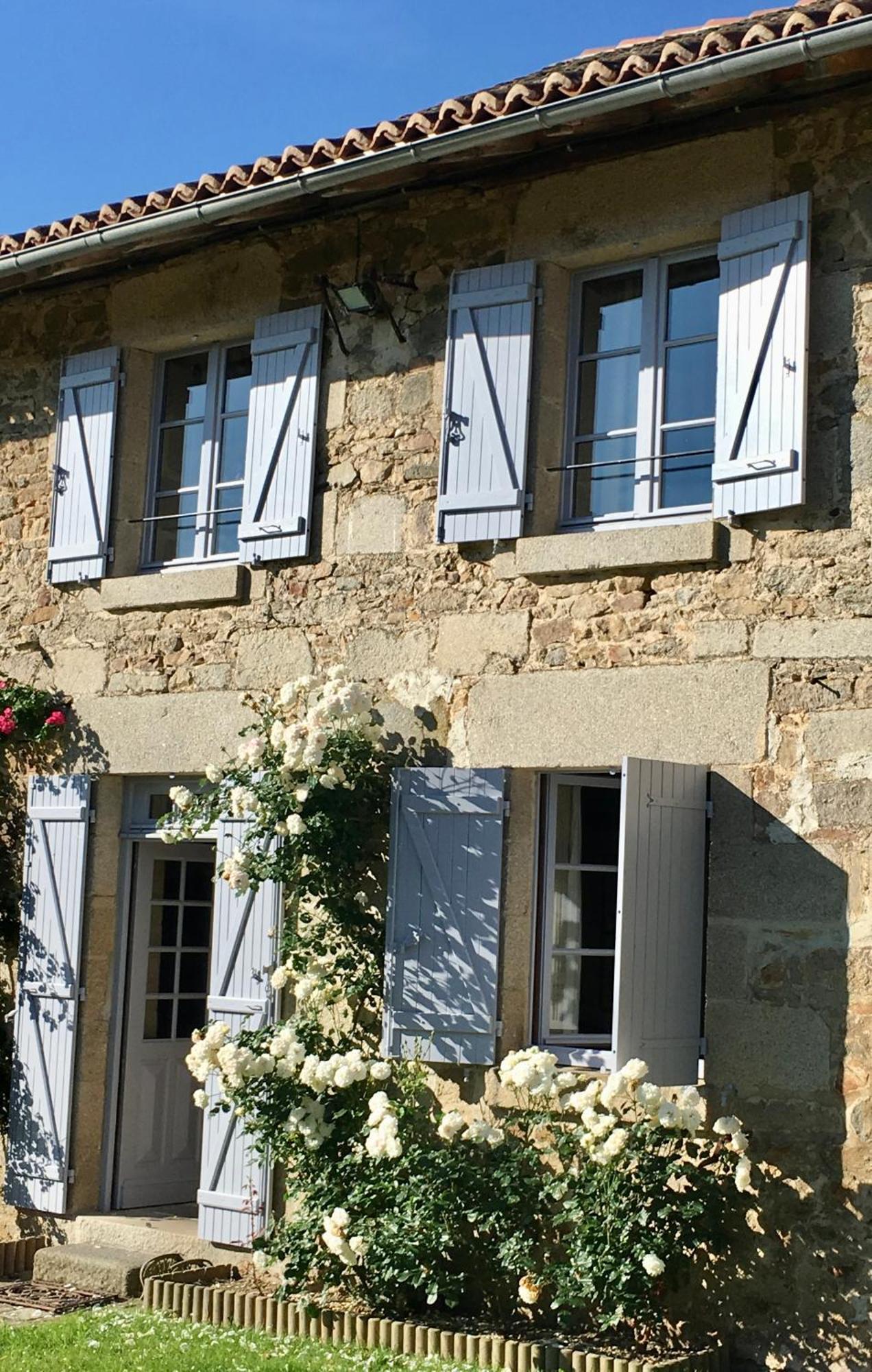 Domaine De Montmery Sa Piscine Son Jardin Ses Espaces Ambazac Eksteriør bilde