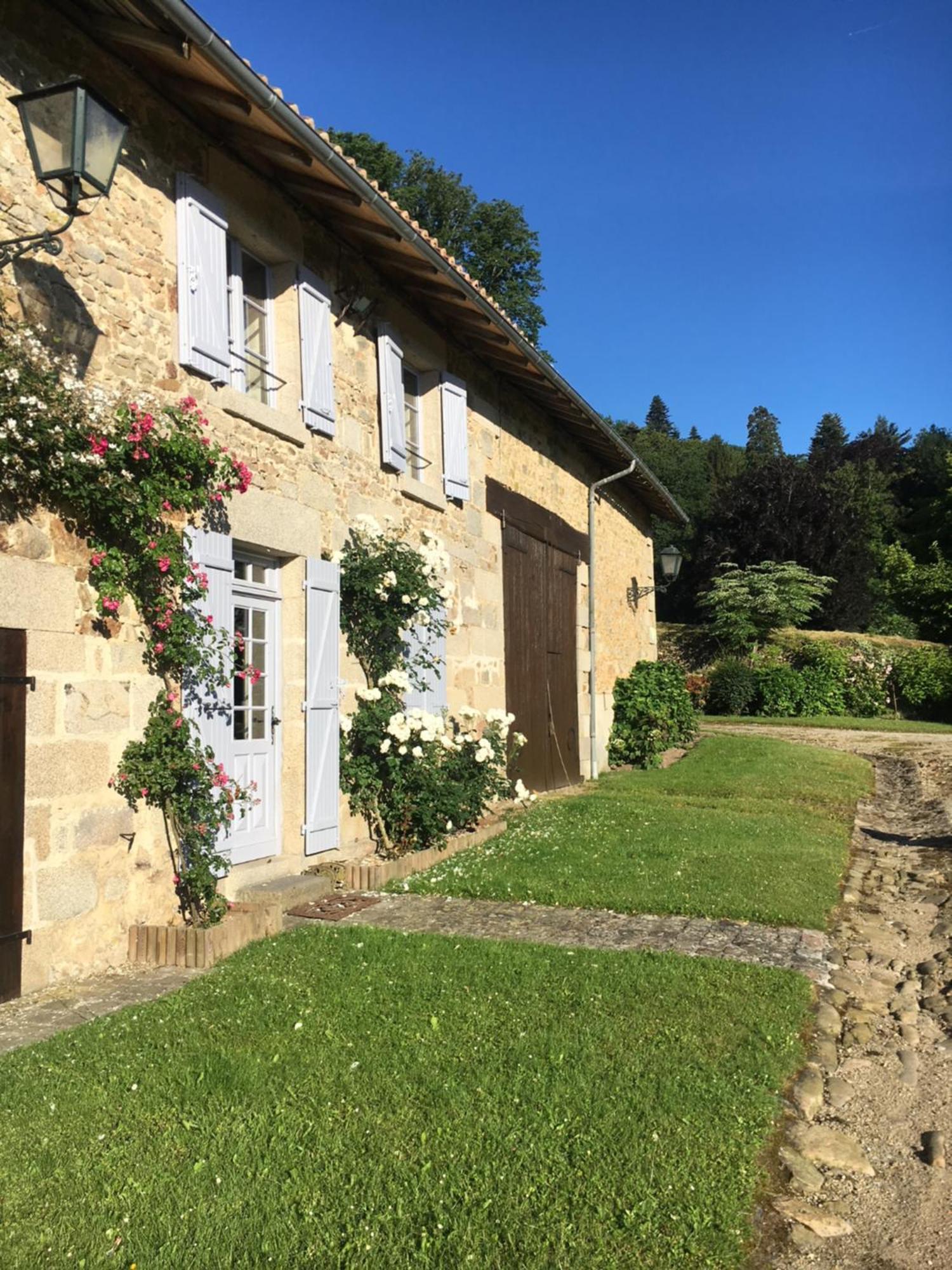 Domaine De Montmery Sa Piscine Son Jardin Ses Espaces Ambazac Eksteriør bilde