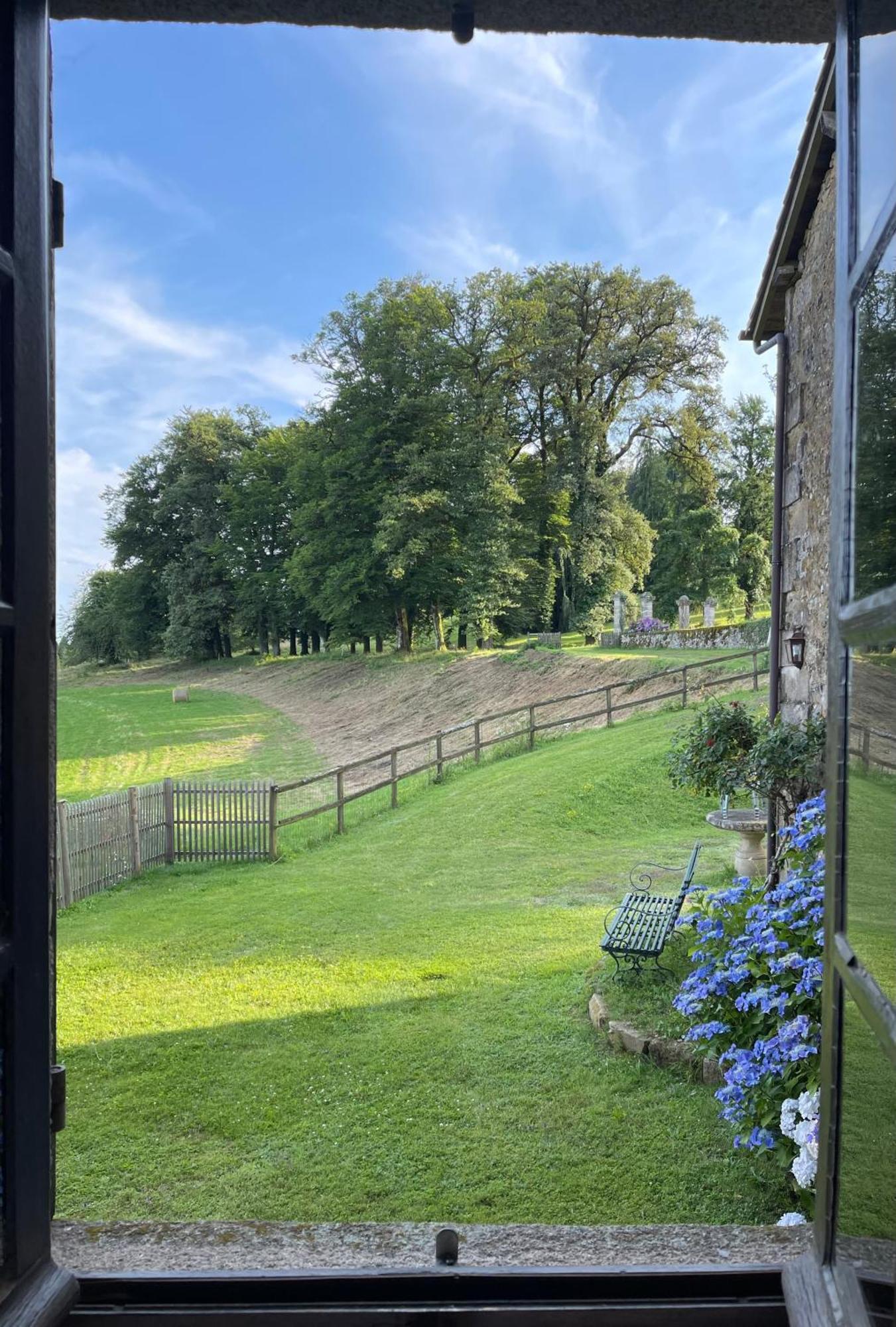 Domaine De Montmery Sa Piscine Son Jardin Ses Espaces Ambazac Eksteriør bilde